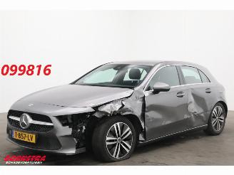 Voiture accidenté Mercedes A-klasse 200 7G-Tronic Premium Plus Clima Cruise PDC 2021/4