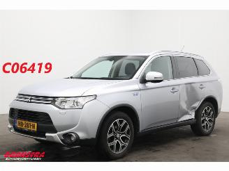 uszkodzony samochody osobowe Mitsubishi Outlander 2.0 PHEV Executive Edition X-Line Navi Clima Cruise Camera AHK 2015/10