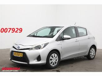damaged passenger cars Toyota Yaris 1.5 Full Hybrid Aspiration Clima Cruise Camera AHK 2012/7