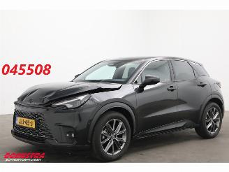 Schadeauto Lexus LBX Relax 2WD ACC HUD LRHZ 360° Leder Navi 4781km!! 2025/10