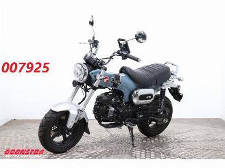 Tweedehands motor Honda  Dax ST125 ABS LED 2024/7