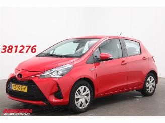 Vaurioauto  passenger cars Toyota Yaris 1.5 Hybrid Comfort Clima Cruise Camera AHK 98.627 km! 2017/10