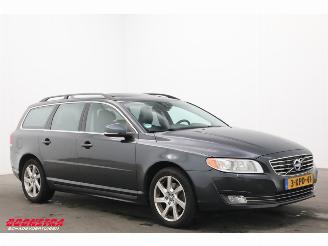 Volvo V-70 2.0 D4 Momentum AUT Schuifdak Leder Cruise Navi SHZ AHK picture 2