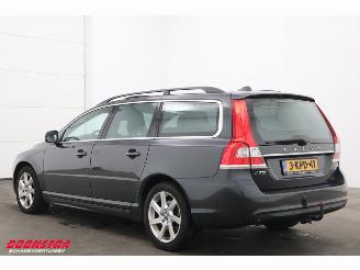 Volvo V-70 2.0 D4 Momentum AUT Schuifdak Leder Cruise Navi SHZ AHK picture 4