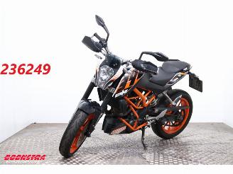 krockskadad bil motor KTM 390 Duke ABS Arrow 2015/9
