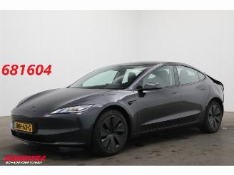 krockskadad bil auto Tesla Model 3 RWD 60 kWh Fahrbar Pano LED ACC Leder Camera SHZ 2025/12