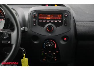 Toyota Aygo 1.0 VVT-i x-fun Airco Bluetooth 38.601 km! picture 13