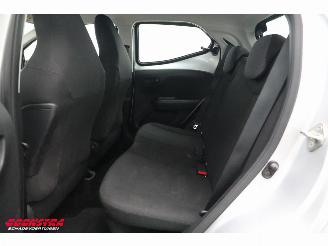 Toyota Aygo 1.0 VVT-i x-fun Airco Bluetooth 38.601 km! picture 15