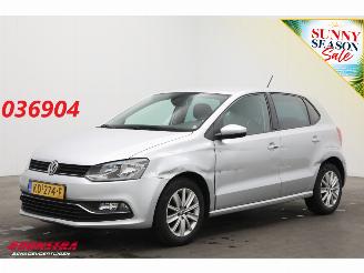 Vaurioauto  passenger cars Volkswagen Polo 1.0 Comfortline Edition Clima Cruise Bluetooth AHK 2016/8