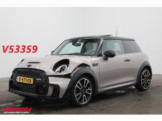 krockskadad bil auto Mini Cooper S 2.0 180 PK Aut. JCW Pano LED ACC Leder HUD Camera SHZ 2023/12