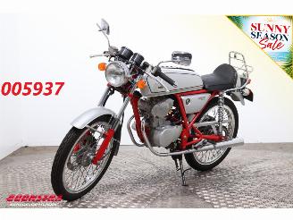 begagnad bil bromfiets Honda  Dream 50 8.411 km! 1999/12