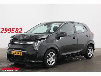 Schadeauto Kia Picanto 1.0 DPI DynamicLine 5p. Airco Cruise Navi Camera PDC Virtual 2024/11