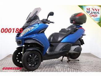 voitures motocyclettes  Peugeot Metropolis 400i 2013/4