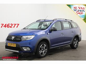 Vaurioauto  passenger cars Dacia Logan MCV 1.0 TCe Bi-Fuel Stepway Serie Limitee 15th Anniv. Clima Cruise Navi Leder Camera PDC 2020/9