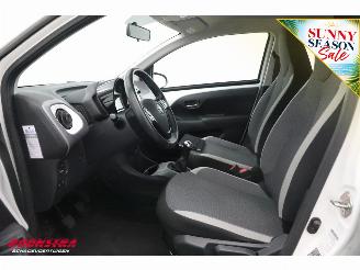 Toyota Aygo 1.0 VVT-i x-play 5-drs Airco Cruise Camera Bluetooth picture 21