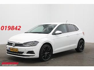 damaged passenger cars Volkswagen Polo 1.0 TSI DSG Comfortline 5-drs Airco Cruise Bluetooth 2017/11