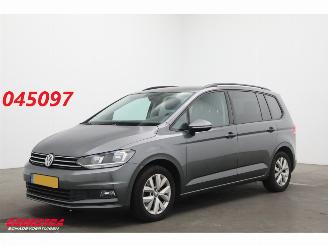 damaged passenger cars Volkswagen Touran 1.0 TSI Comfortline 7p ACC Navi Clima Camera PDC AHK 2019/3