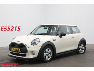 krockskadad bil auto Mini One 1.5 3-drs Cruise Navi Bluetooth LMV 2018/4