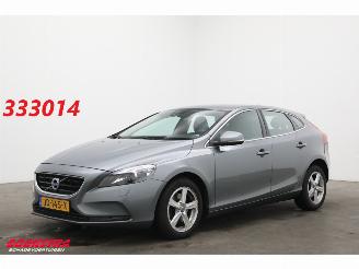 Voiture accidenté Volvo V-40 2.0 T2 Nordic+ Cruise Clima Navi Bluetooth SHZ PDC 2016/2