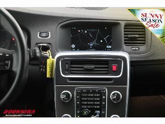 Volvo V-60 2.4 D6 AWD Plug-In Hybrid Summum H/K Cruise Navi Clima Leder PDC picture 14