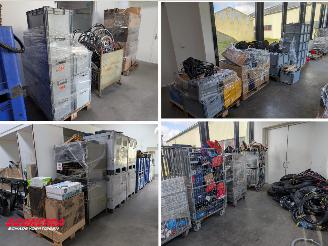 begagnad bil bromfiets Vespa  BIKE / E-BIKE PARTS - Grote partij fietsonderdelen en accessoires! 