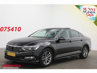 Unfallwagen Volkswagen Passat 1.6 TDI Highline R-Line Pano ACC ErgoComf. Apple/Android SHZ AHK 2016/10