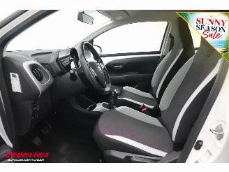 Toyota Aygo 1.0 VVT-i x-play Apple/Android Airco Cruise Camera picture 19