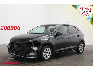 krockskadad bil auto Volkswagen Polo 1.0 TSI Highline Bluetooth Clima Cruise PDC 2018/6