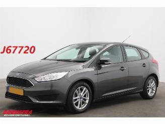 Auto incidentate Ford Focus 1.0 Trend Edition Navi Cruise PDC 51.689 km! 2015/9