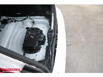 Volvo V-60 2.0 B3 AUT Essential Edition ACC SHZ LrHZ Camera Leder Virtual Navi Clima picture 8