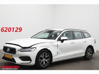 damaged passenger cars Volvo V-60 2.0 B3 AUT Essential Edition ACC Navi Clima Apple/Android Leder Virtual Camera PDC 2024/10