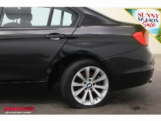 BMW 3-serie 320i AUT Executive Navi Cruise Clima PDC AHK 152.512 km! picture 6