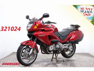 krockskadad bil motor Honda NT 650 Deauville NT 650 Deauville 14.956 km! 2000/6