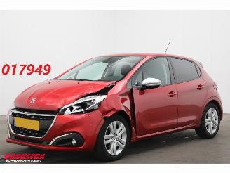 Auto incidentate Peugeot 208 1.2 PureTech Signature Cruise Navi Airco Apple/Android PDC 2019/5