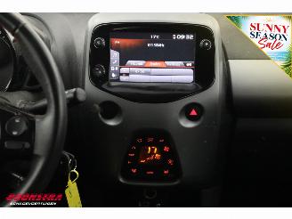 Toyota Aygo 1.0 VVT-i x-joy 5-drs Bluetooth Clima Cruise 63.169 km! picture 19