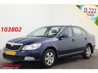 krockskadad bil auto Skoda Octavia 1.2 TSI Elegance Fahrbereit Cruise Clima PDC 167.545 km! 2010/3