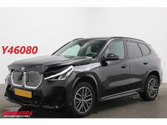 Unfallwagen BMW iX1 eDrive20 67 kWh M Sport Pano ACC Navi Clima SHZ Apple/Android Camera PDC AHK 2024/3