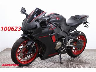 uszkodzony motocykle Honda CBR 1000 RR Fireblade LED ABS Quickshift 2019/3