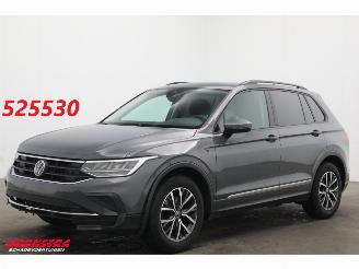 Voiture accidenté Volkswagen Tiguan 2.0 TDI DSG Life Business ACC Navi Clima Camera PDC 2022/7
