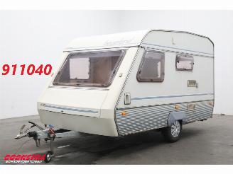 Vaurioauto  caravans Beyerland  Vitesse 350 DD 1988/4