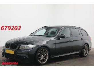 krockskadad bil auto BMW 3-serie Touring 330d Aut. Business Line M Sport Cruise Navi Clima Bluetooth PDC AHK 2010/6