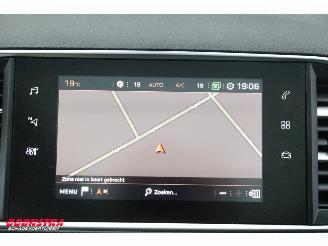 Peugeot 308 1.2 PT Aut. Premium Panorama Navi Clima Camera PDC AHK Cruise Apple/Android picture 24