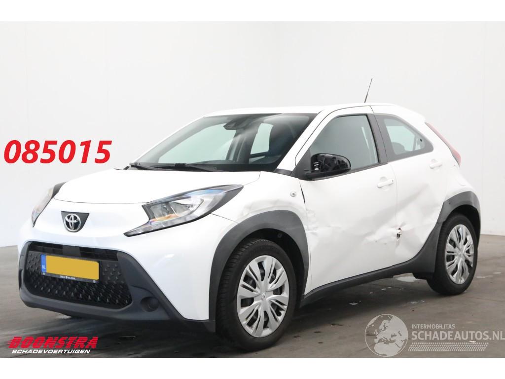 Toyota Aygo 1.0 VVT-i MT Play Cruise Airco Bluetooth Camera
