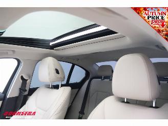 BMW 3-serie 330e High Executive HUD Pano Memory Camera SHZ Leder LED picture 23