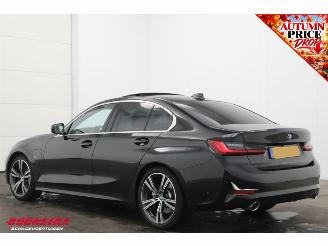 BMW 3-serie 330e High Executive HUD Pano Memory Camera SHZ Leder LED picture 4