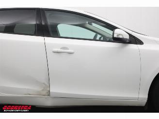 Volvo V-40 2.0 D2 Kinetic Cruise AHK SHZ Bluetooth picture 12