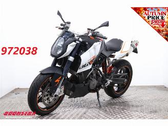 krockskadad bil motor KTM  990 SuperDuke Dominator 2010/9