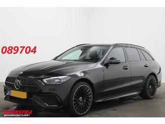 krockskadad bil auto Mercedes C-klasse Estate 300 e AMG Line Burmester AHK ACC Camera SHZ 2022/12