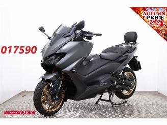 Yamaha  TMAX 560 Tech MAX ABS 35 KW Akrapovic LED Cruise Heizgriffe SHZ picture 1