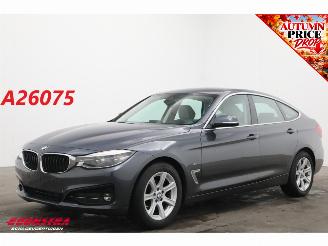 Tweedehands auto BMW 3-serie 318d SportLine Leder HUD Navi Clima Cruise Camera SHZ 49.849 km! 2016/7